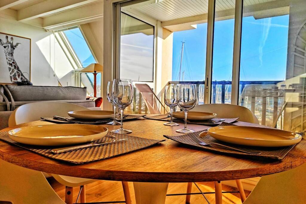 Les Balcons De La Trinite - Vue Sur Mer Et Le Port Luaran gambar